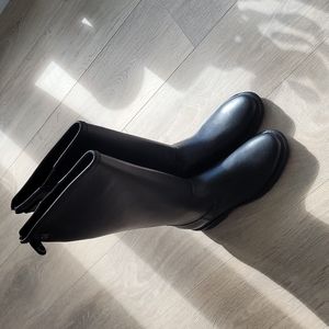 Brand new Roots black boots size 7